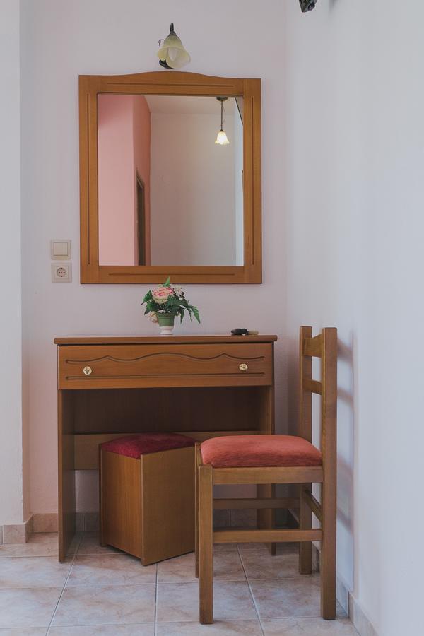 Hotel Papagalos Neos Marmaras Extérieur photo